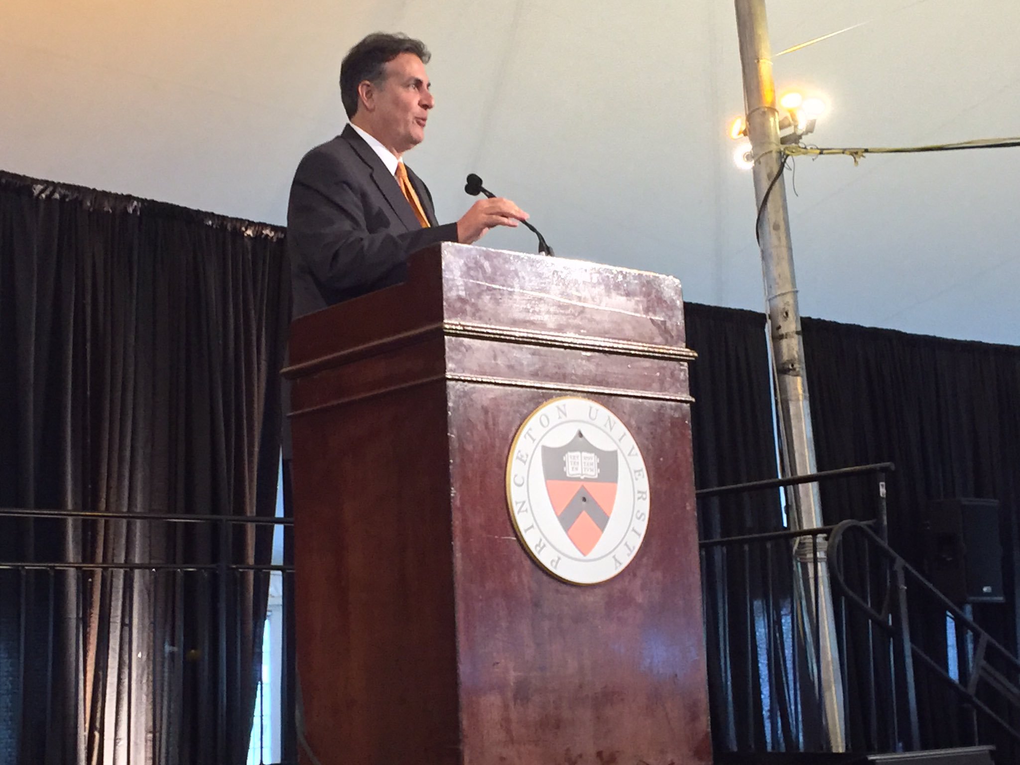 "There is hope if we commit ourselves to hope!" Eduardo Bhatia '86 ¡Adelante Tigres! #AdelantePrinceton https://t.co/JZabrHHLY6